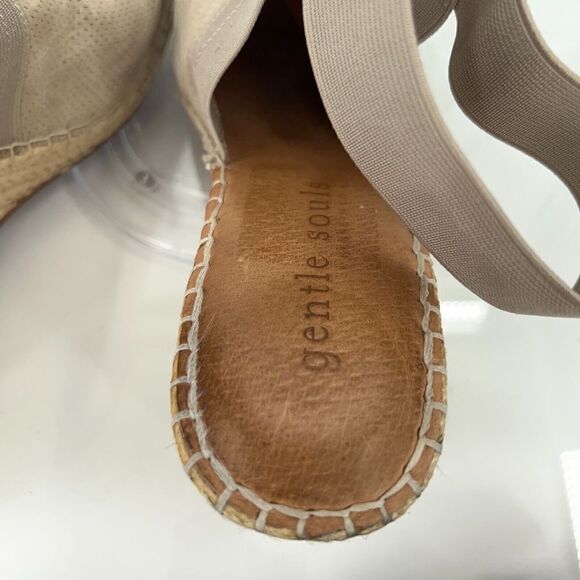 Gentle Souls Women's Colleen Sandal 10 Espadrille Wedge Cross Strap Tan Suede - Picture 12 of 15